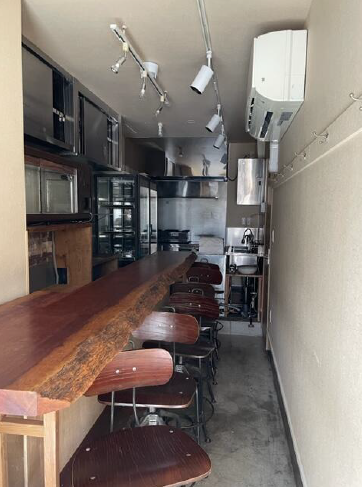 浅草駅徒歩2分　個人経営者様に扱いやすいサイズ感の店内！